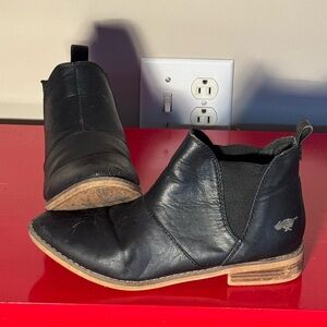 Rocket Dog Black Leather Ankle Booties